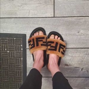 Fendi Fur slides